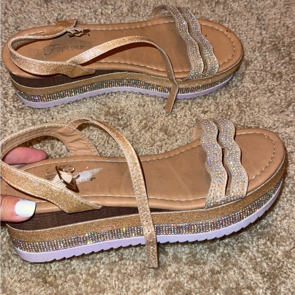 Gold and tan Platform Sandals with Scalloped Edging